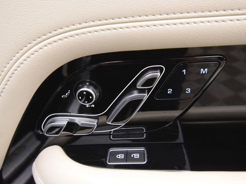 Used 2021 Land Rover Range Rover P525 Westminster Edition LWB image 28