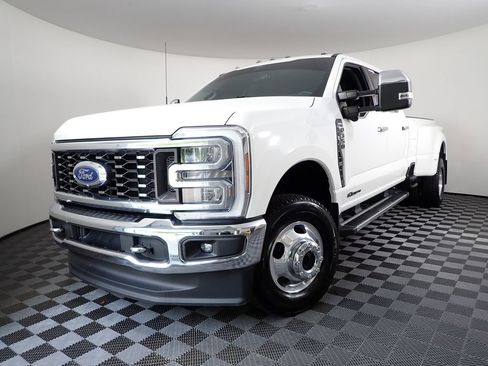 Used 2024 Ford F350 Lariat w/ Chrome Package AWD/4WD image 2