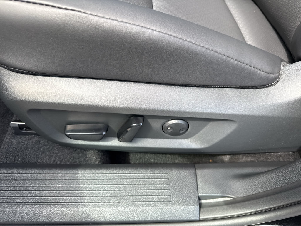 New 2026 Nissan Rogue Dark Armor AWD/4WD image 15