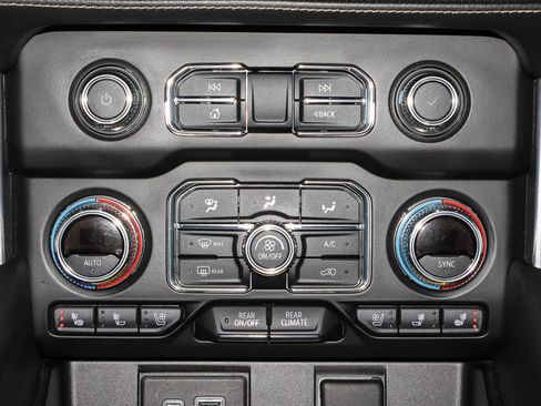 Used 2022 GMC Yukon SLT w/ SLT Luxury Package AWD/4WD image 26