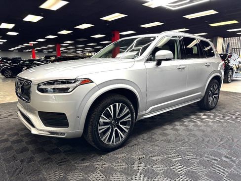 Used 2020 Volvo XC90 T5 Momentum w/ Protection Package Premier image 7