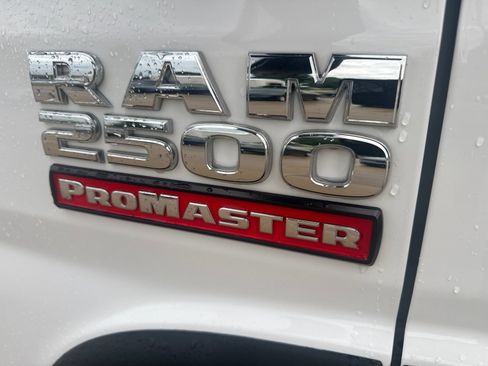 Used 2020 RAM ProMaster 2500 w/ Interior Convenience Group FWD image 3