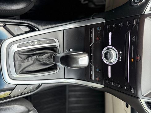 Used 2017 Ford Edge Titanium w/ Equipment Group 302A AWD/4WD image 14