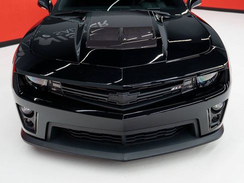Used 2014 Chevrolet Camaro ZL1 RWD image 6