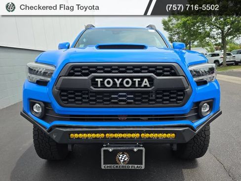 Used 2021 Toyota Tacoma TRD Sport w/ TRD Premium Sport Package AWD/4WD image 8