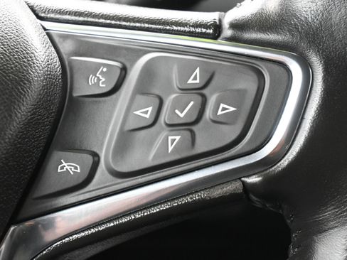 Used 2020 Chevrolet Equinox LT w/ Midnight Edition image 36