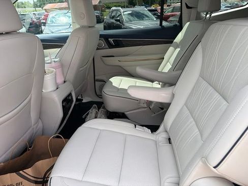 Used 2025 Buick Enclave Avenir w/ Super Cruise Package FWD image 15