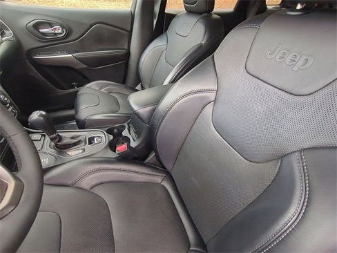 Used 2022 Jeep Cherokee Latitude Lux image 27