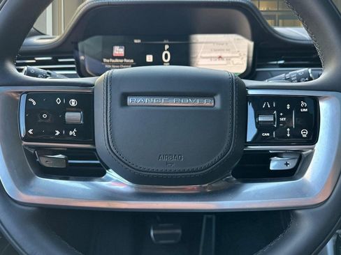 Used 2025 Land Rover Range Rover SE AWD/4WD image 13