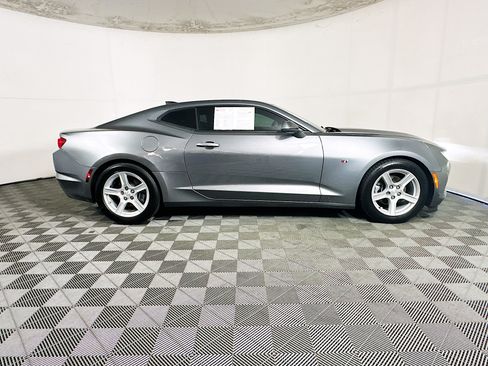 Used 2020 Chevrolet Camaro LT RWD image 2