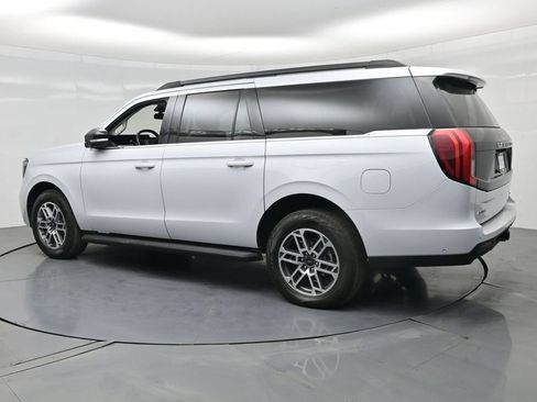 Used 2025 Ford Expedition Max Active AWD/4WD image 5