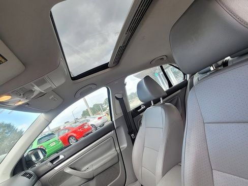 Used 2009 Volkswagen Jetta Wolfsburg Edition image 16