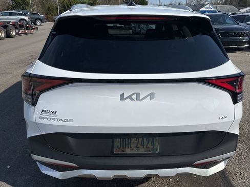 Used 2025 Kia Sportage EX image 4