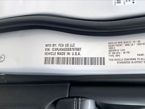 Used 2025 Jeep Grand Cherokee L Altitude AWD/4WD image 34