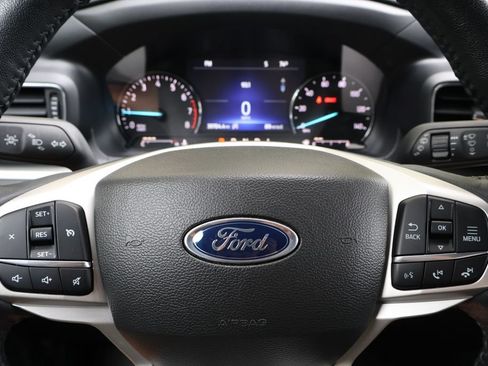 Used 2023 Ford Explorer XLT w/ Equipment Group 202A AWD/4WD image 29