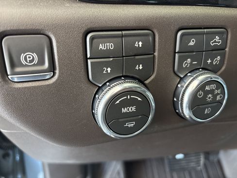 New 2026 GMC Sierra 1500 SLT image 15