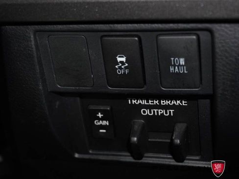 Used 2018 Toyota Tundra SR5 w/ TRD Off Road Package image 33