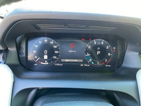 Used 2025 Land Rover Discovery Sport Dynamic SE image 22