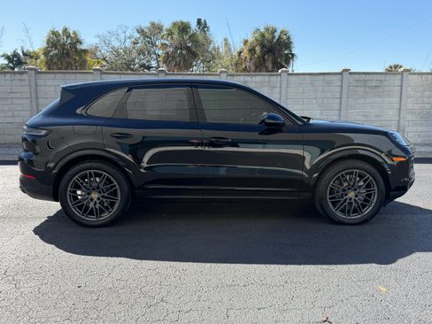 Certified 2024 Porsche Cayenne S image 7