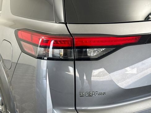 Used 2022 Nissan Pathfinder SV image 36