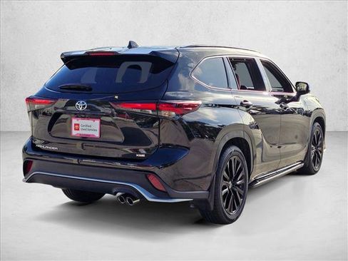Certified 2024 Toyota Highlander XSE FWD image 5