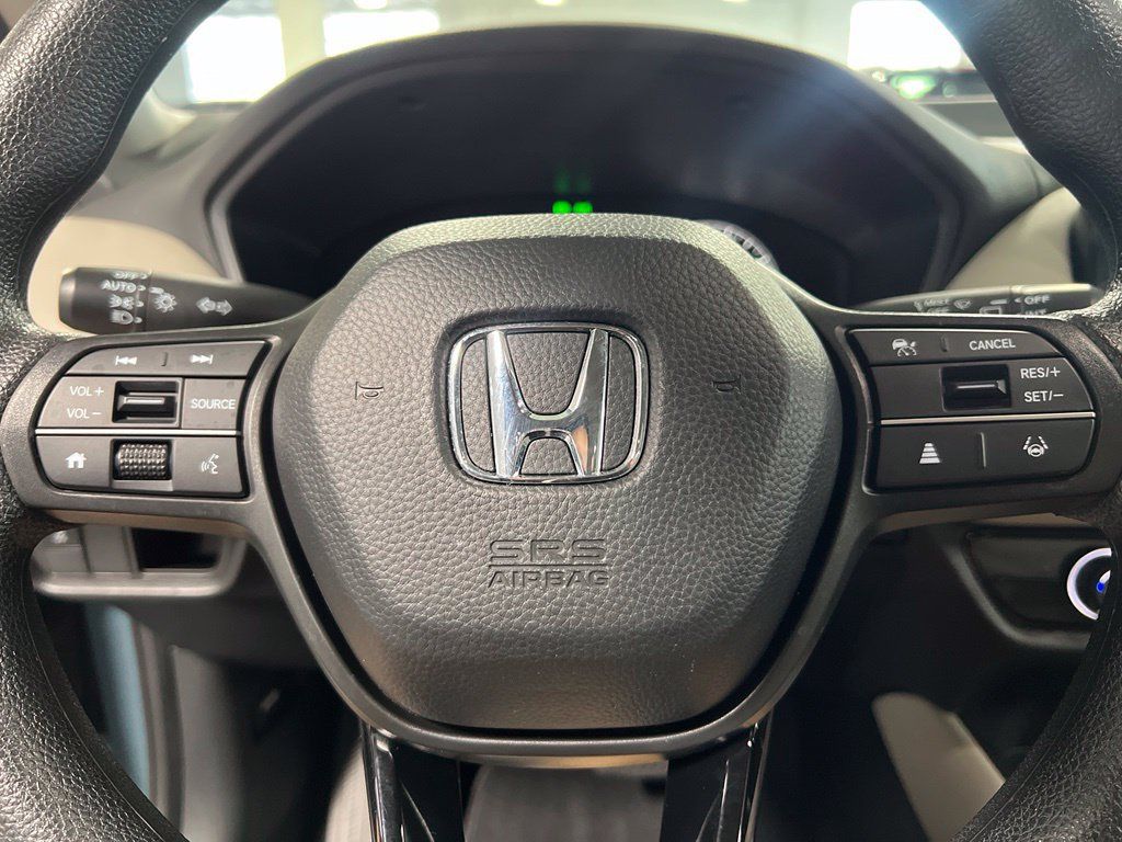 Used 2025 Honda HR-V LX image 31