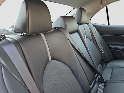 Used 2021 Toyota Camry XSE FWD image 39