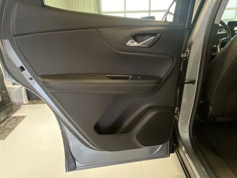 Used 2025 Chevrolet Blazer LT image 13