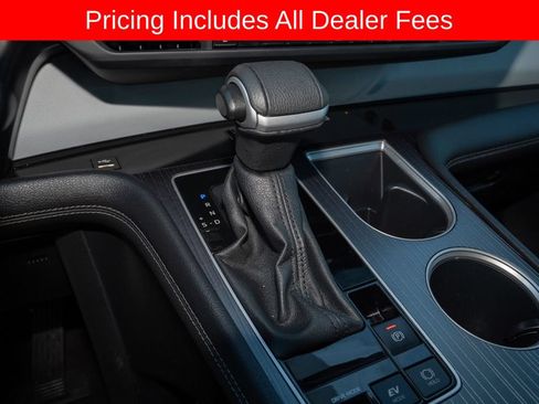 Used 2025 Toyota Sienna XLE FWD image 18