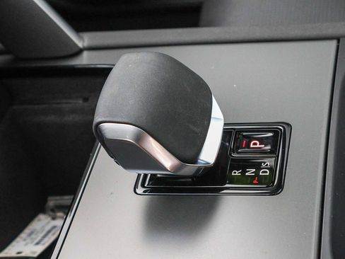 Used 2024 Land Rover Discovery Sport Dynamic SE image 33