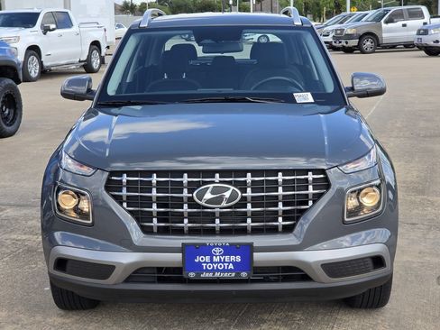 Used 2026 Hyundai Venue SEL FWD image 3