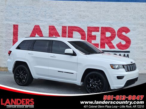 Used 2021 Jeep Grand Cherokee Laredo X image 1