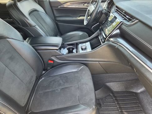 Used 2021 Jeep Grand Cherokee L Laredo AWD/4WD image 12