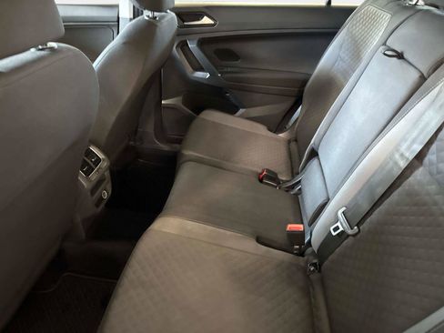 Used 2018 Volkswagen Tiguan S image 13