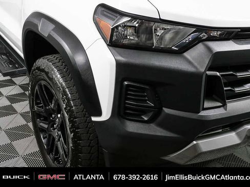 Used 2024 Chevrolet Colorado Trail Boss w/ Technology Package image 32