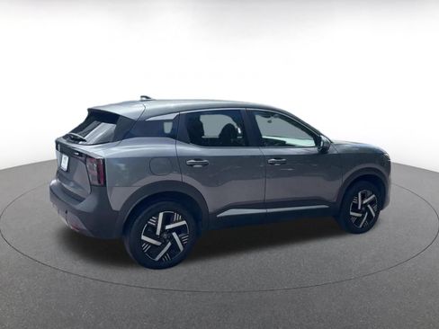 Used 2025 Nissan Kicks SV FWD image 10