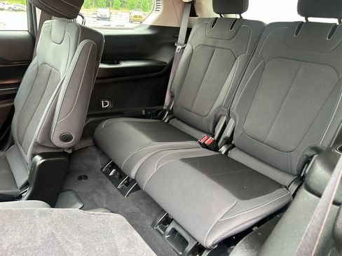 Used 2023 Jeep Grand Cherokee L Laredo AWD/4WD image 27