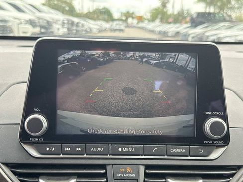 Used 2025 Nissan Altima 2.5 SV FWD image 23