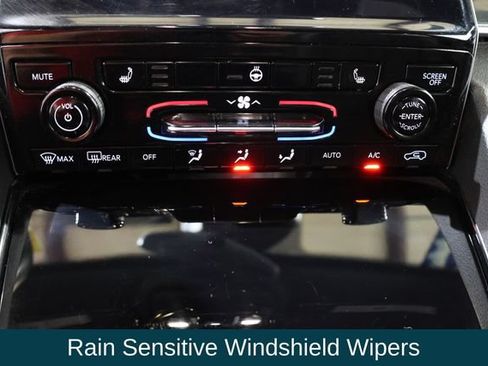 Used 2022 Jeep Grand Cherokee L Laredo AWD/4WD image 24