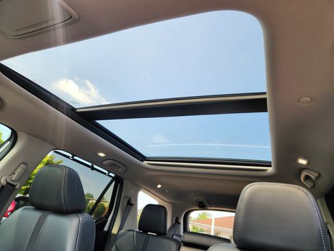 Certified 2024 Honda Pilot Touring image 16