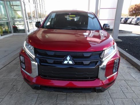 New 2025 Mitsubishi Outlander Sport LE image 2