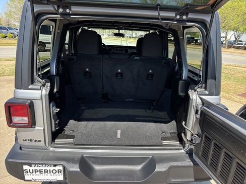 Used 2019 Jeep Wrangler Unlimited Sport S AWD/4WD image 6