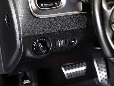 Used 2022 Dodge Charger R/T w/ Performance Handling Group RWD image 23