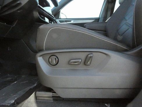 Used 2026 Volkswagen Atlas Cross Sport SE AWD/4WD image 8