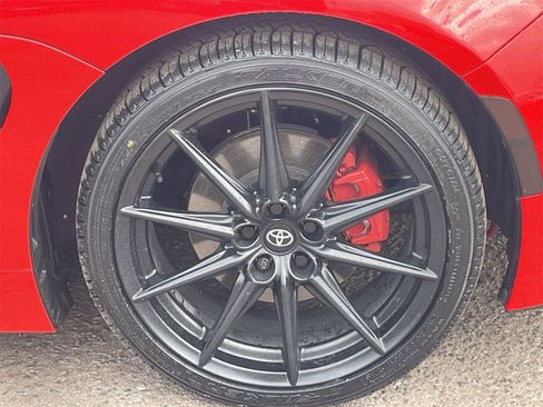 Used 2023 Toyota GR86 Premium w/ ALL Weather Mat Package (TMS) image 9