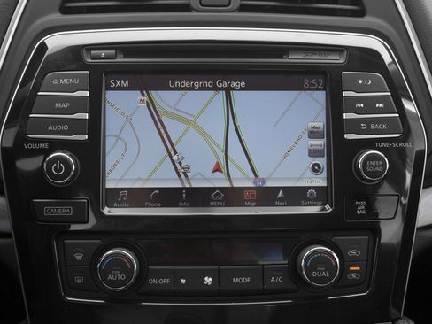 Used 2017 Nissan Maxima FWD image 17