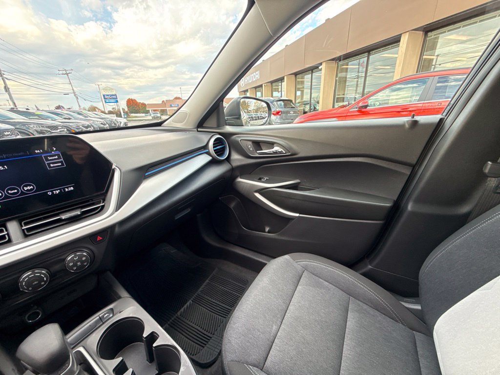 Used 2024 Chevrolet Trax LS FWD image 20