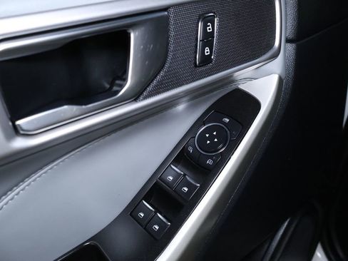 Used 2021 Ford Explorer XLT w/ Equipment Group 202A image 12