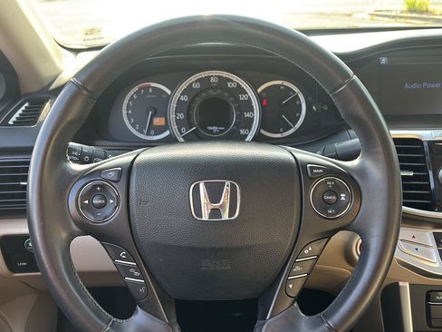 Used 2015 Honda Accord Touring image 30