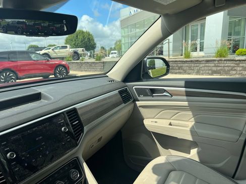 Used 2021 Volkswagen Atlas SEL Premium AWD/4WD image 19